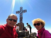 04 Alla croce di vetta del Monte Alben (2019 m)